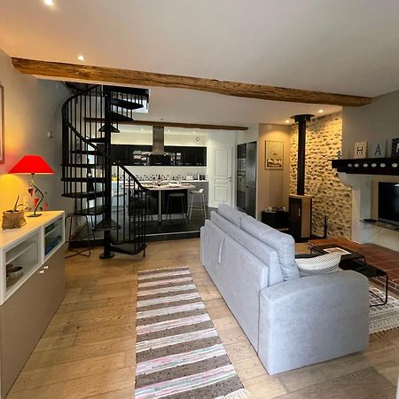 Loft De Charme En Centre-Ville Pau Bagian luar foto
